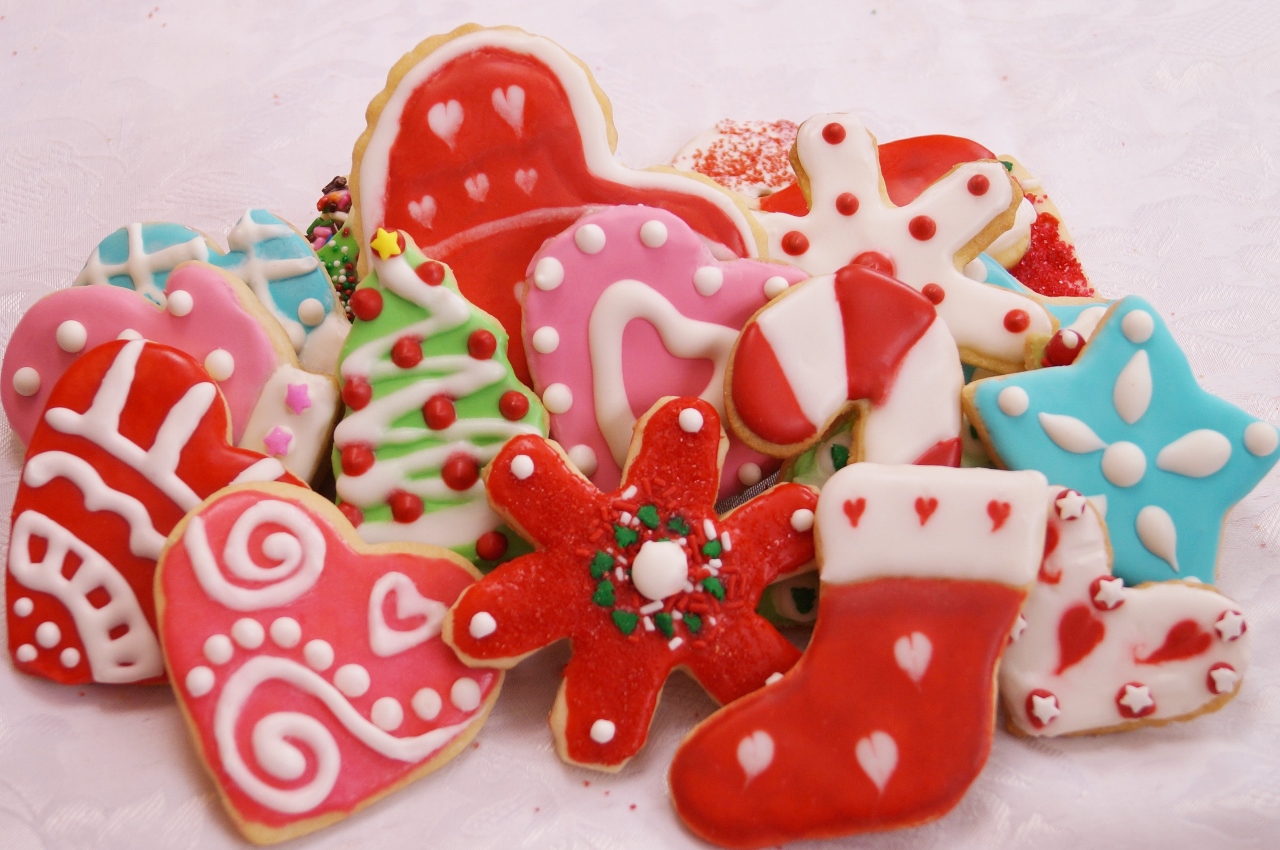 Cut Out Sugar Cookies | Dishin' With Di - Cooking Show *Recipes