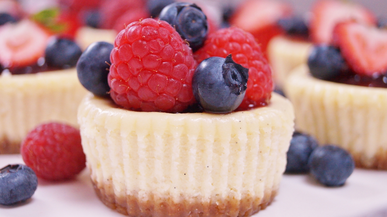 Mini Cheesecakes (Small Batch) - Homemade In The Kitchen